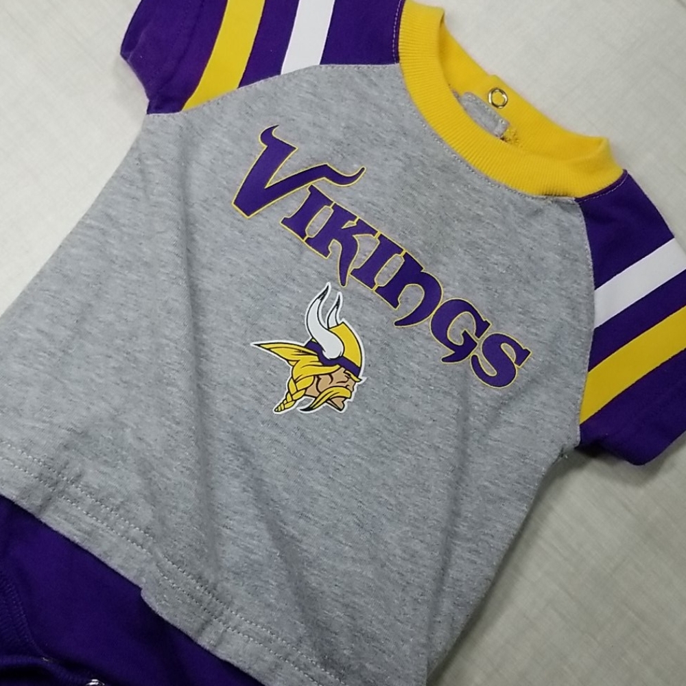 NFL Minnesota Vikings infant one piece outfit 3-6